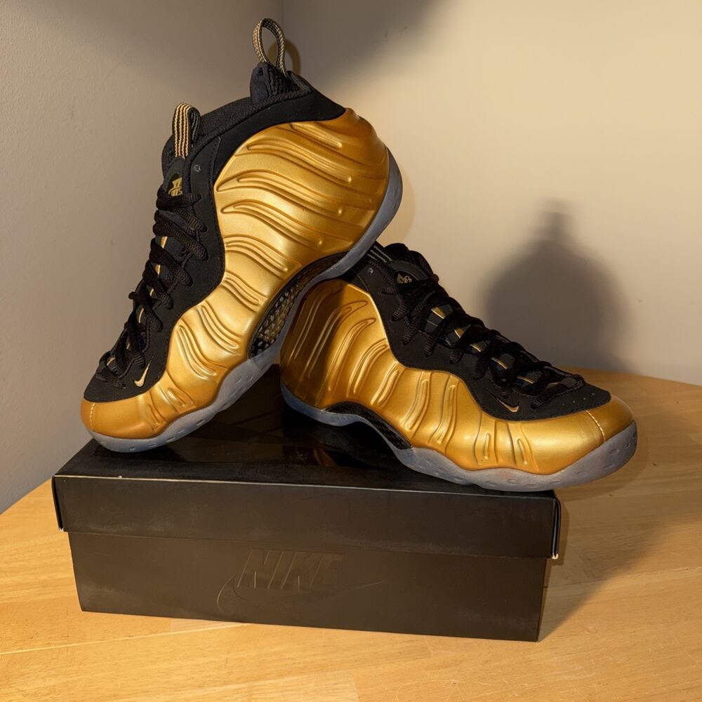 Size 10.5 - Nike Air Foamposite One Metallic Gold - Picture 2 of 11